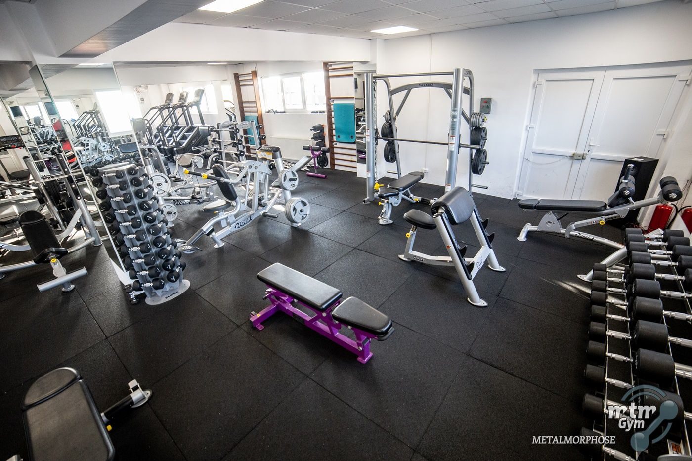 Interiorul sălii Metalmorphose Gym Antibiotice — fotografia 3 din 15.
