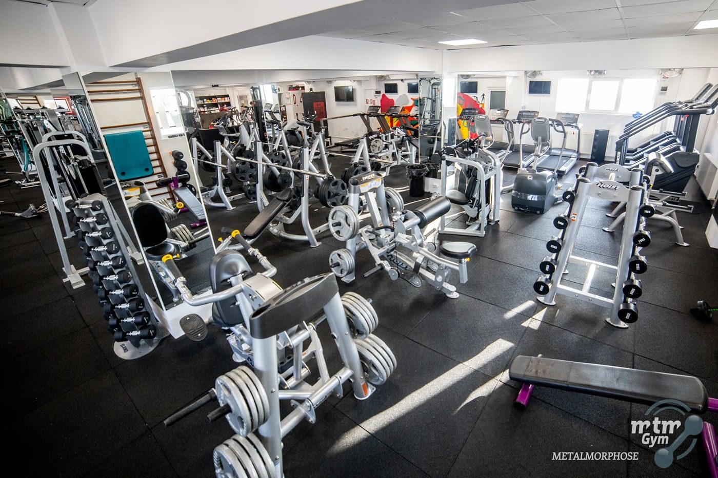 Interiorul sălii Metalmorphose Gym Antibiotice — fotografia 5 din 15.